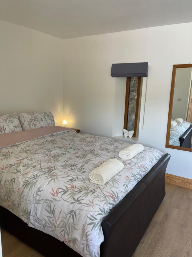 Red Kite Barn Villa Ammanford Luaran gambar