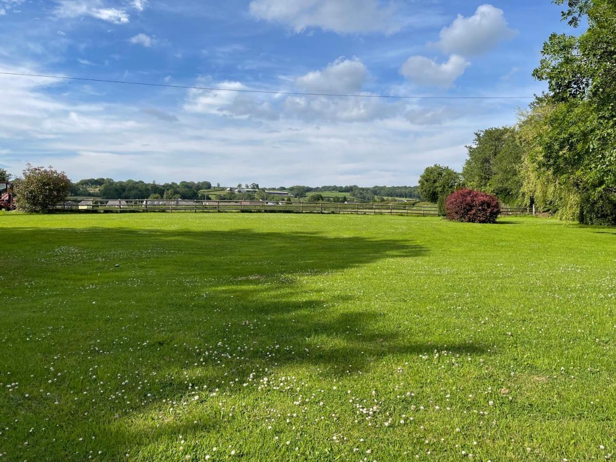 Red Kite Barn Villa Ammanford Luaran gambar