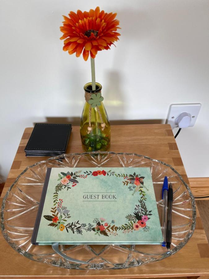Red Kite Barn Villa Ammanford Luaran gambar