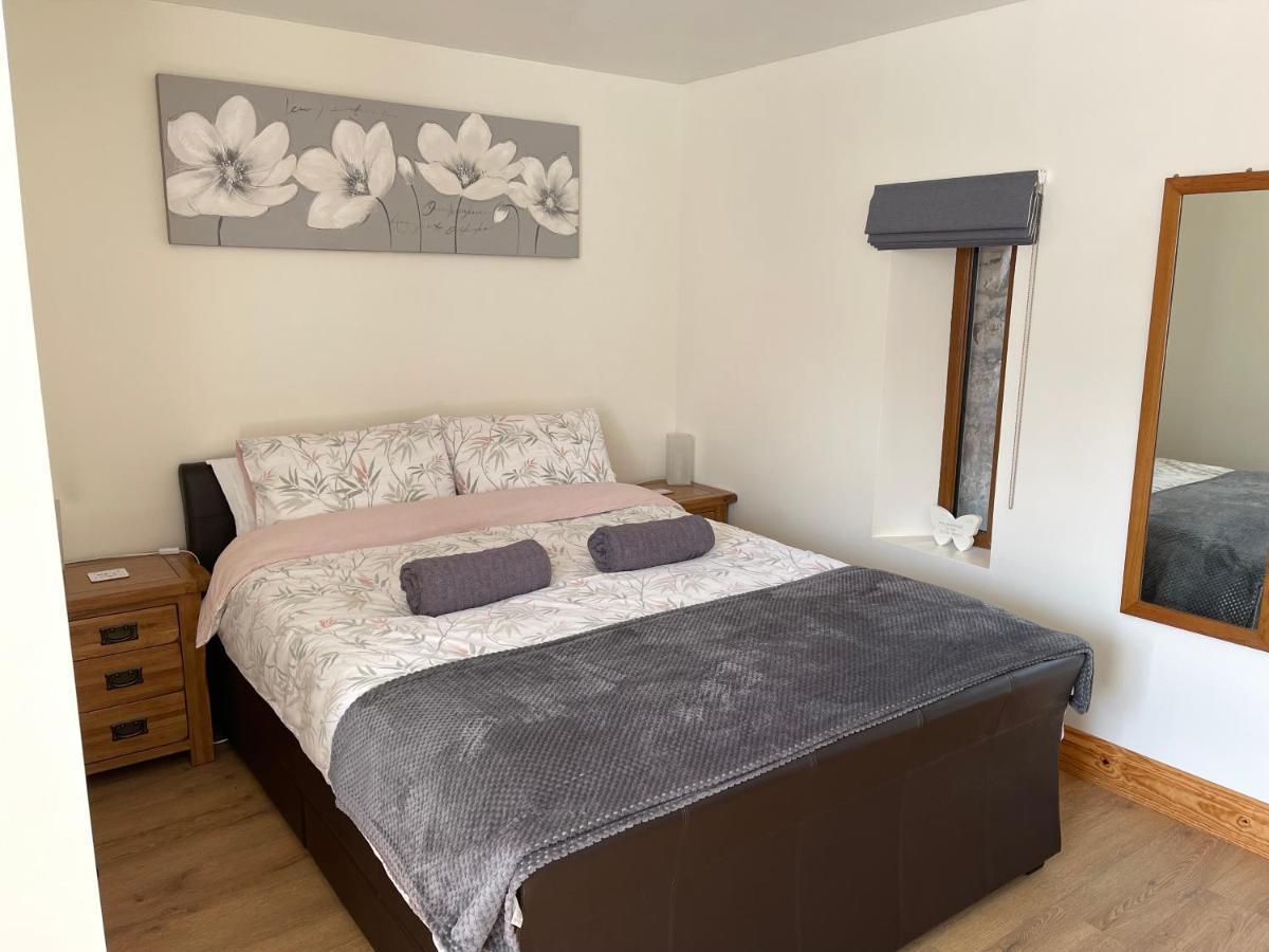 Red Kite Barn Villa Ammanford Luaran gambar